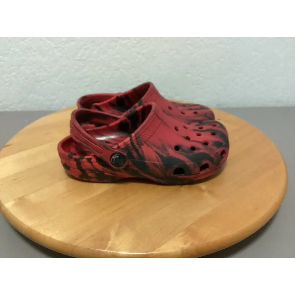 Crocs Kids‎ Classic Marbled Clog Red Black Swirl Slip On Shoes Size C9